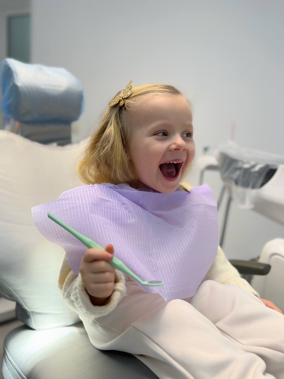Дитячий стоматолог